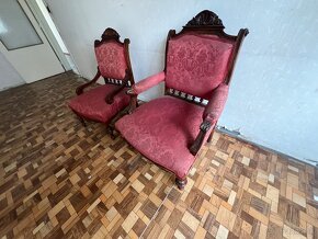 Predám - dve starožitné zámocké kreslá na foto. - 2