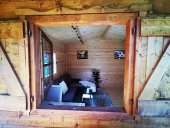Pozemky 700m2 a 2 Chaty v meste BB - 2
