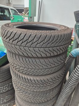 Predam zimne pneu 175/65 R15 - 2