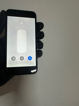iPhone 8 64 GB - 2