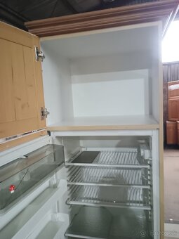 Moderná kuchynská linka bez spotrebičmi - 2
