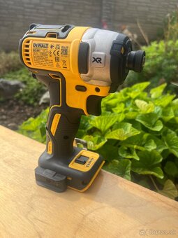 Dewalt DCF887 - 2
