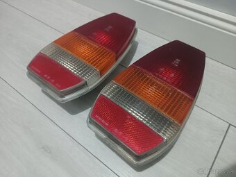 Skoda 105,120 zadné svetlá - 2