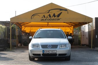 Volkswagen Bora Variant 1.9 TDI Highline 4-Motion - 2