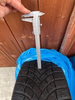 Bridgestone Blizzak LM005 225/60 r18 104V - 2