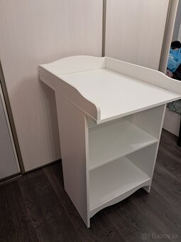 Prebaľovací pult - 2