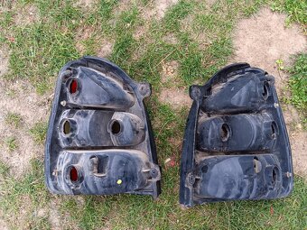 Zadné svetlá Kia Carnival - 2