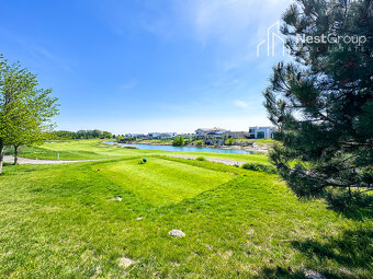 PREDAJ - STAVEBNÝ POZEMOK 587 m2 PRIAMO V GOLFOVOM AREÁLI, H - 2