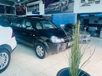 Hyundai Tuscon 2.0 CRDi Elegance 4WD Automatik - 2
