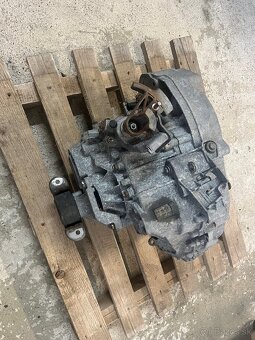 T5 2.5 tdi manualna 6st prevodovka - 2