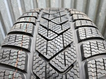 2 ks úplne nových zimných pneu Pirelli Sottozero- 225/60 r17 - 2