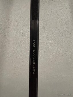 nová hokejka Bauer Vapor Flylite, pravé zahnutie - 2