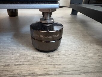 ISO acoustics podlotzky a stojany dynaudio - 2