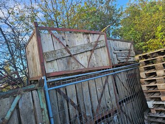 Bedne,skriňa z avie - 2