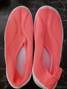 Predam dievčenské topanky do vody - 2