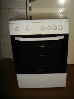 Sporák - keramický - 2