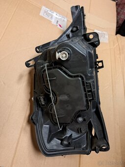 Predne svetlo na Citroen C3 2006 - 2