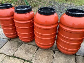 Predám plastové sudy 220 lit. - 2