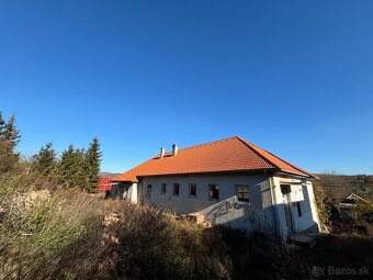 Budova v Súdovciach - 2