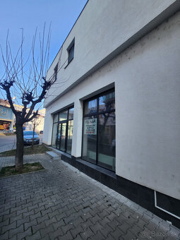 NOVÝ OBCHODNÝ PRIESTOR POLYGÓN S VÝKLADMI, 63m2 - 2