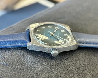 Československé mechanické vintage retro hodinky PRIM Modré - 2