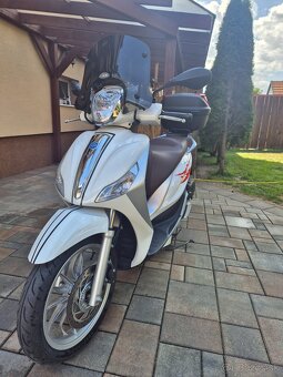 Skúter PIAGGIO Medley 125 ABS - 2