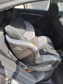 Britax Romer dualfix M i-size - 2
