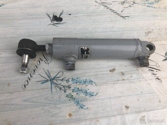 hydraulický valec - 2