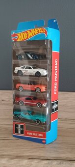 Hotwheels Ford Mustang 5 pack - 2