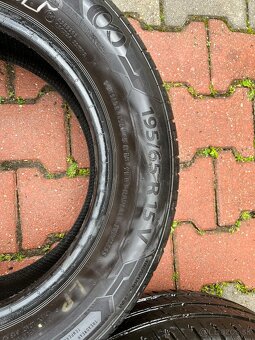 Predam 2ks letne pneu Barum Bravuris 5, 195/65 R15 - 2