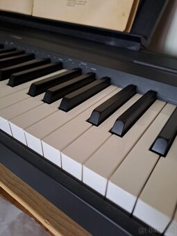 Yamaha P-35 Digital piano - 2