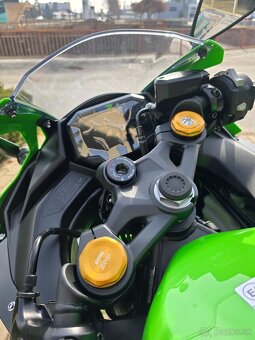 Kawasaki ZX-4RR zelená + quickshifter - 2