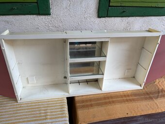 Biela plastová skrinka - 2