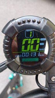 nová kolobežka VSETT 9+ - 2