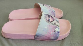 Šľapky s motívom Frozen zn. HM-veľ.34/35-super stav - 2