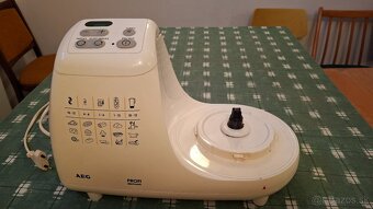 Predám kuchynský robot - 2