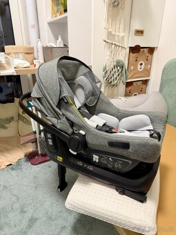 Bugaboo Turtle Air by Nuna + ISOFIX základňa – vajíčko, sivá - 2
