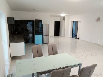 3izbovy velky byt v Rohozniku - 2