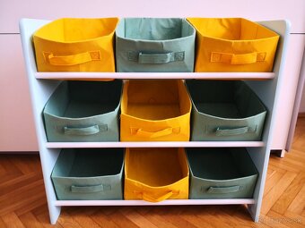 Regál na hračky - 2