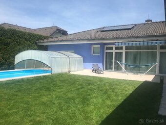 Predám 4izb bungalow,veľká garáz, veľký prestrešený bazén - 2