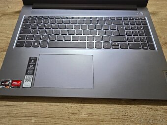 Velky 16 palcovy Lenovo ideapad 3i model 2024 v super stave - 2