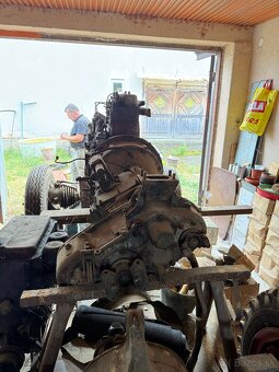 Predám motor Zetor (2-valec) s prevodovkou a prídavnou prevo - 2
