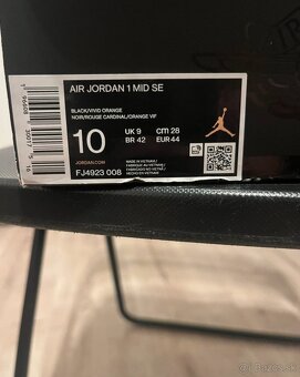 Air Jordan – veľkosť 44 – Black/Vivid Orange - 2