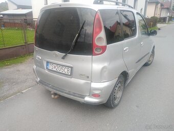 Toyota yaris verso - 2