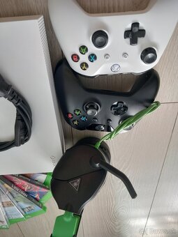 Predám XBOX ONE X 1TB - 2