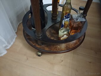 Krasny globus na alko aj s poharmi - 2