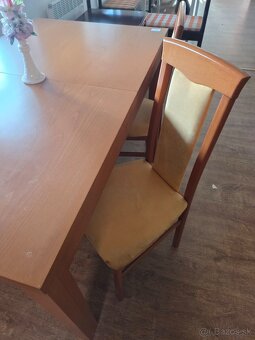 Stôl so stoličkami - 2
