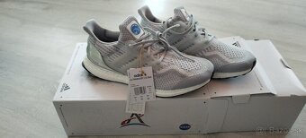 Nove tenisky Adidas Ultraboost Nasa edition - 2
