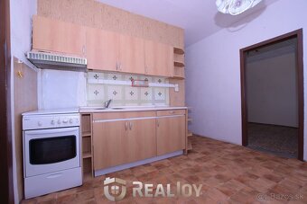 Ponúkame na predaj 3,5 izbový byt s loggiou - 2