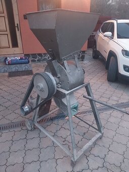 Šrotovník na obilie - 2
